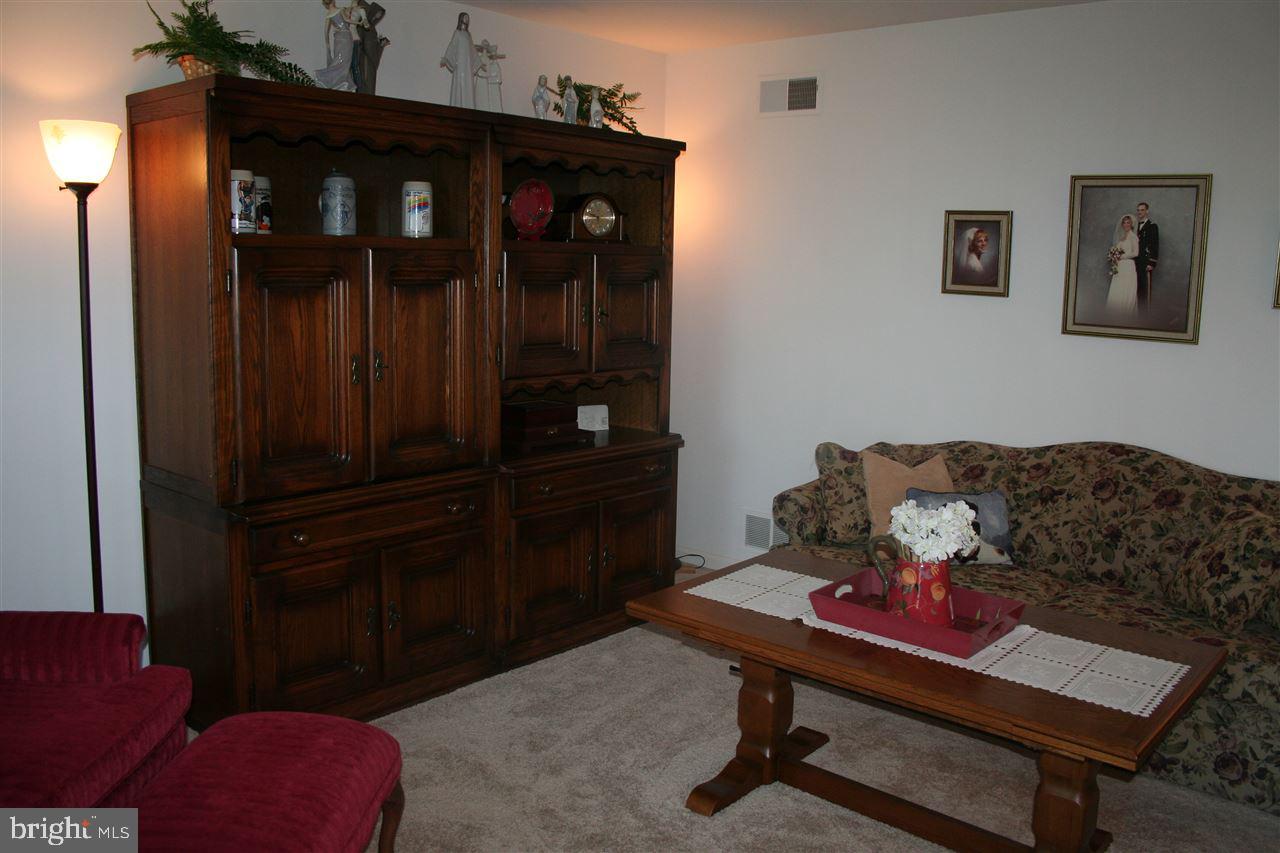 3095 Lakefield Road York, PA 17402 - Photo 8 of 35 Gallery Image 8