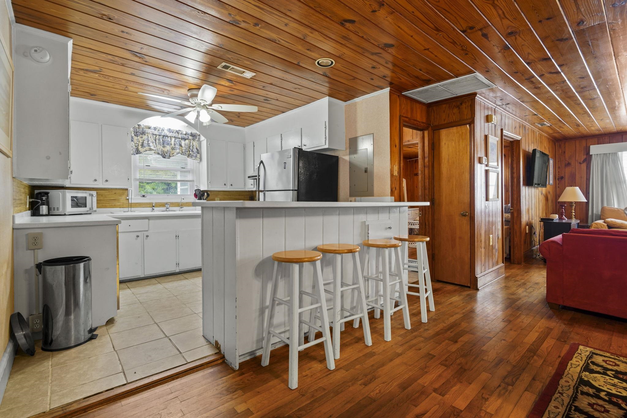 132 Calhoun Drive Murrells Inlet, SC 29576 - Photo 8 of 44