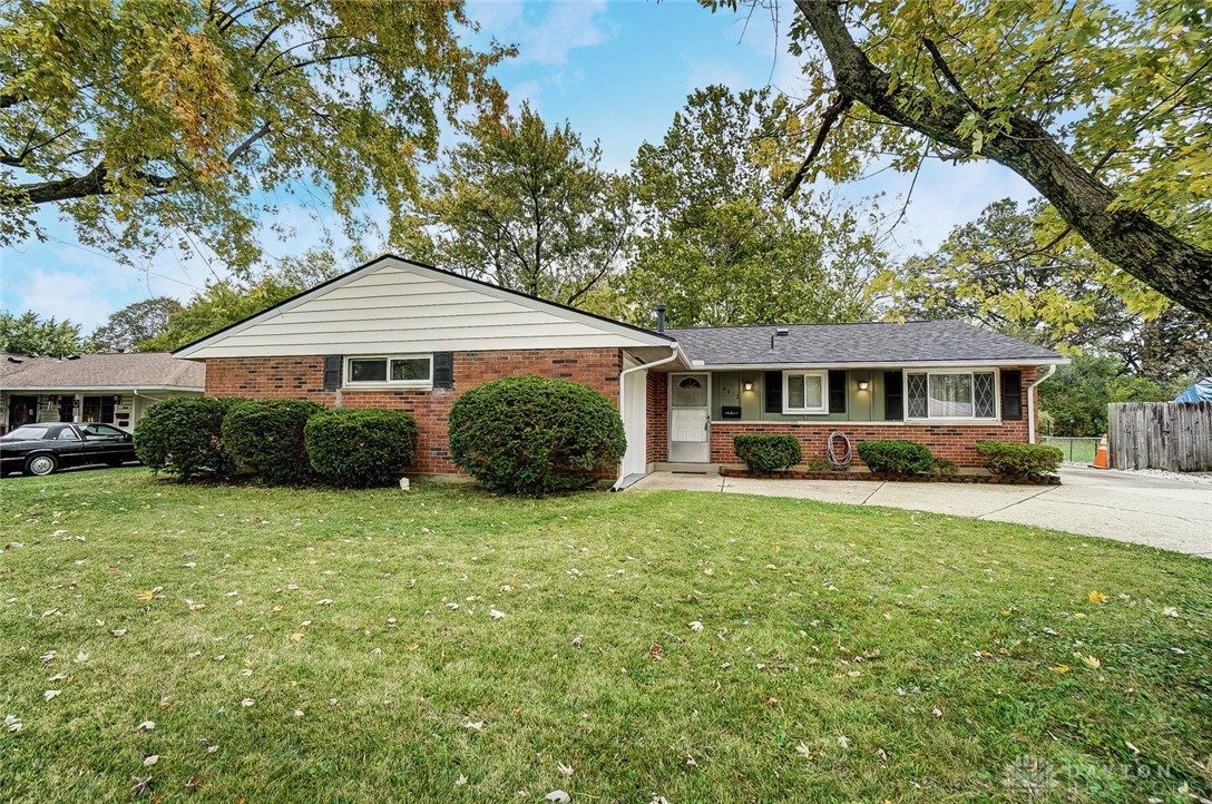 6612 Hemingway Road Huber Heights, OH 45424 - Photo 3 of 35