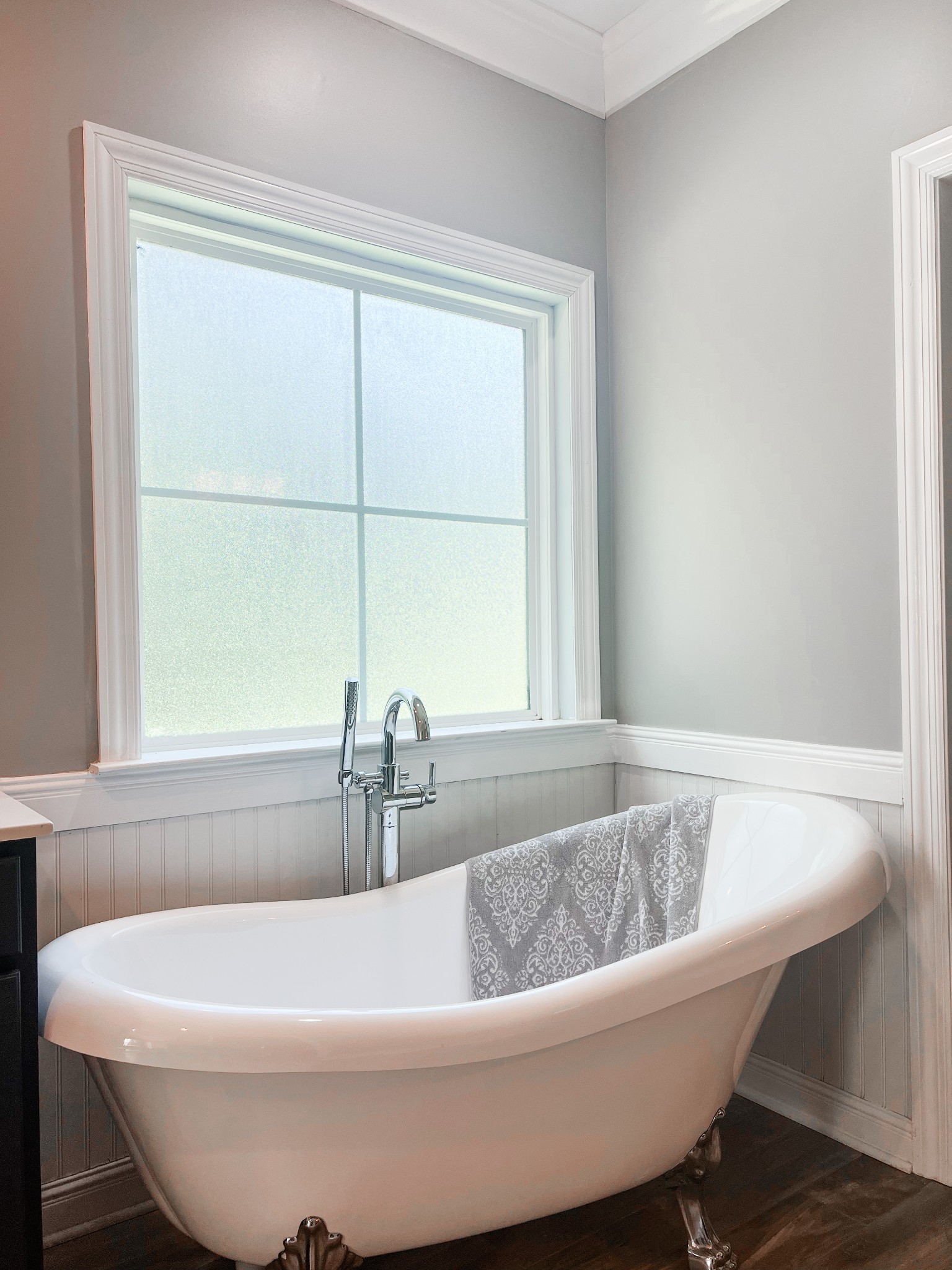 10848 Newtown Road Rockvale, TN 37153 - Photo 12 of 28 a white bath tub sitting next to a window