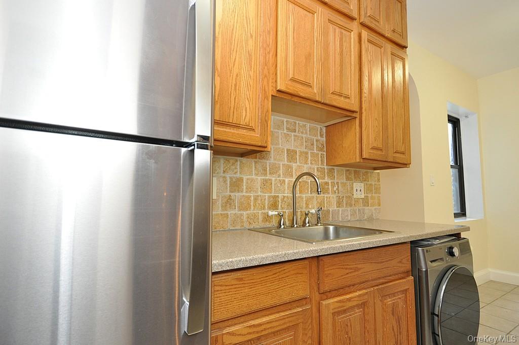 120 Stonelea Place, Unit 3M New Rochelle, NY 10801 - Photo 21 of 35