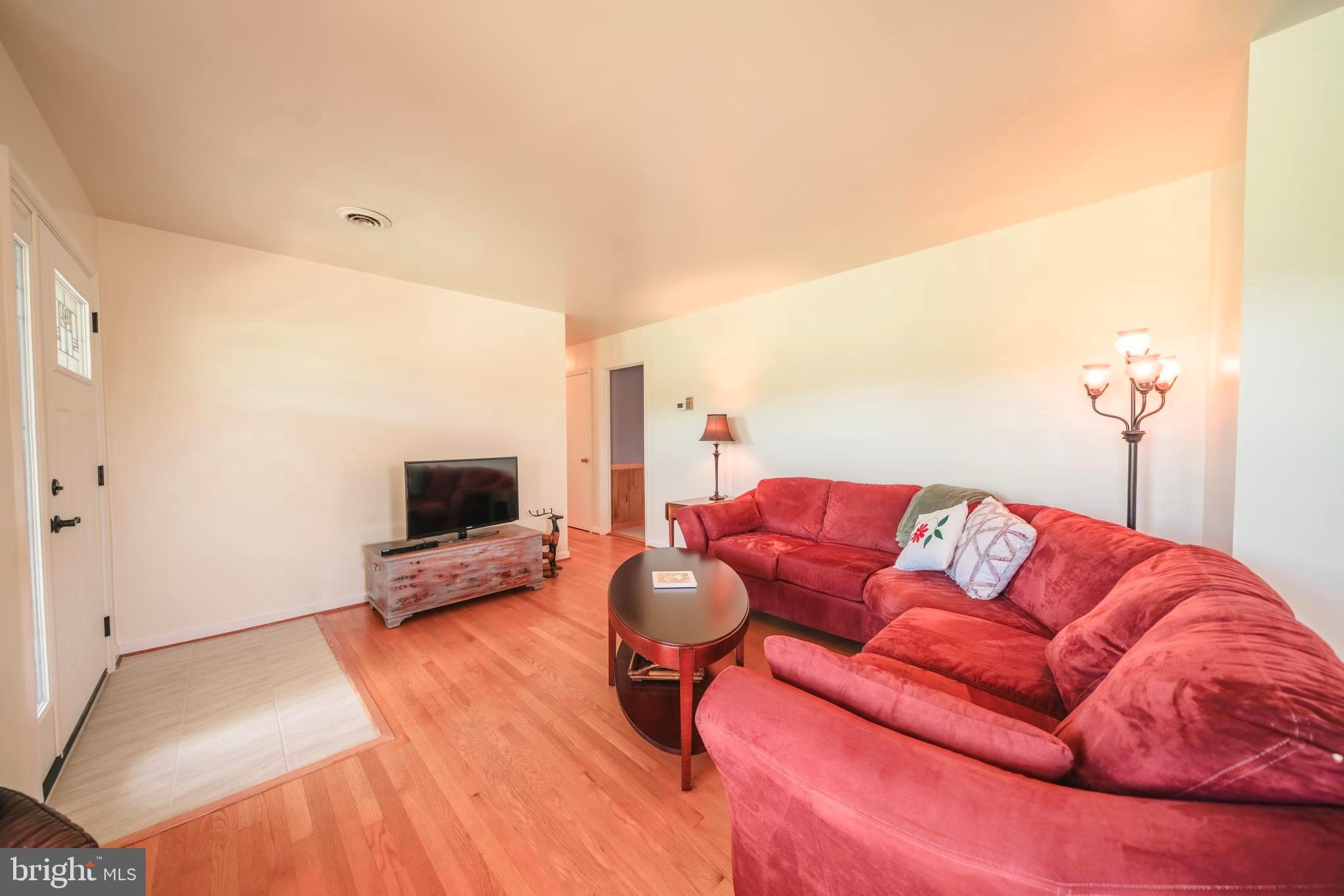 230 Blankenbaker Road Madison, VA 22727 - Photo 7 of 51 Livingroom