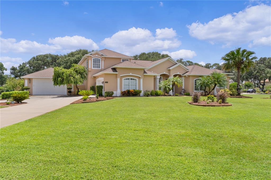 a front view of house with yard