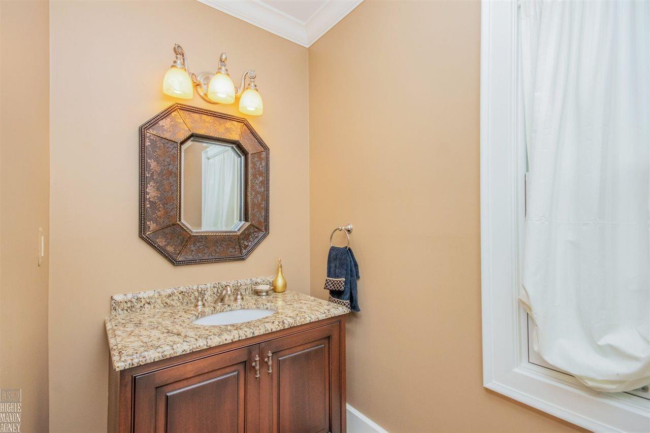 1015 Yorkshire Road Grosse Pointe, MI 48230 - Photo 17 of 40 31348089-16.JPG