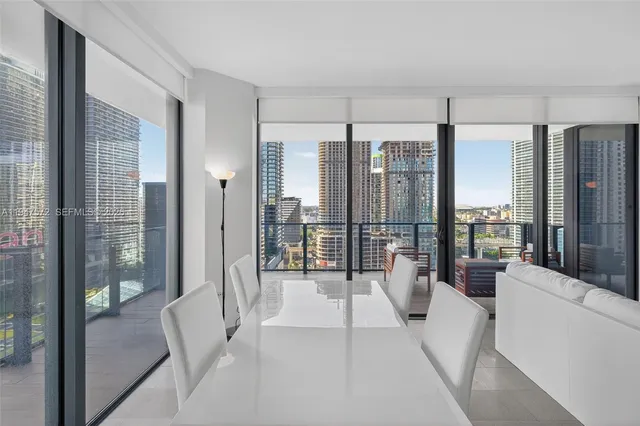 $6,400 | 68 Southeast 6th Street, Unit 1702, Miami, FL 33131