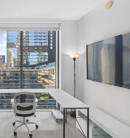 $6,400 | 68 Southeast 6th Street, Unit 1702, Miami, FL 33131