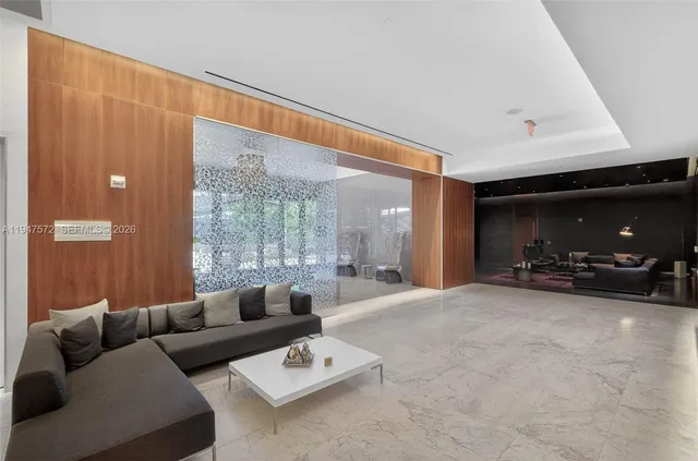 $6,400 | 68 Southeast 6th Street, Unit 1702, Miami, FL 33131