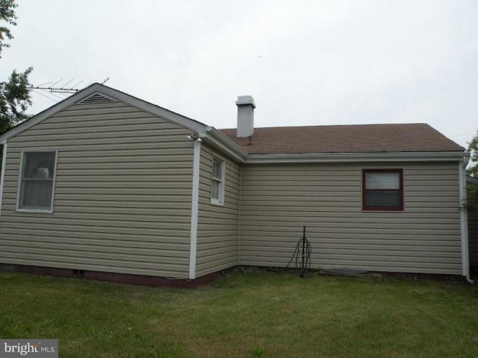 101 Roselawn Road Annapolis, MD 21403 - Photo 2 of 2 Back yard