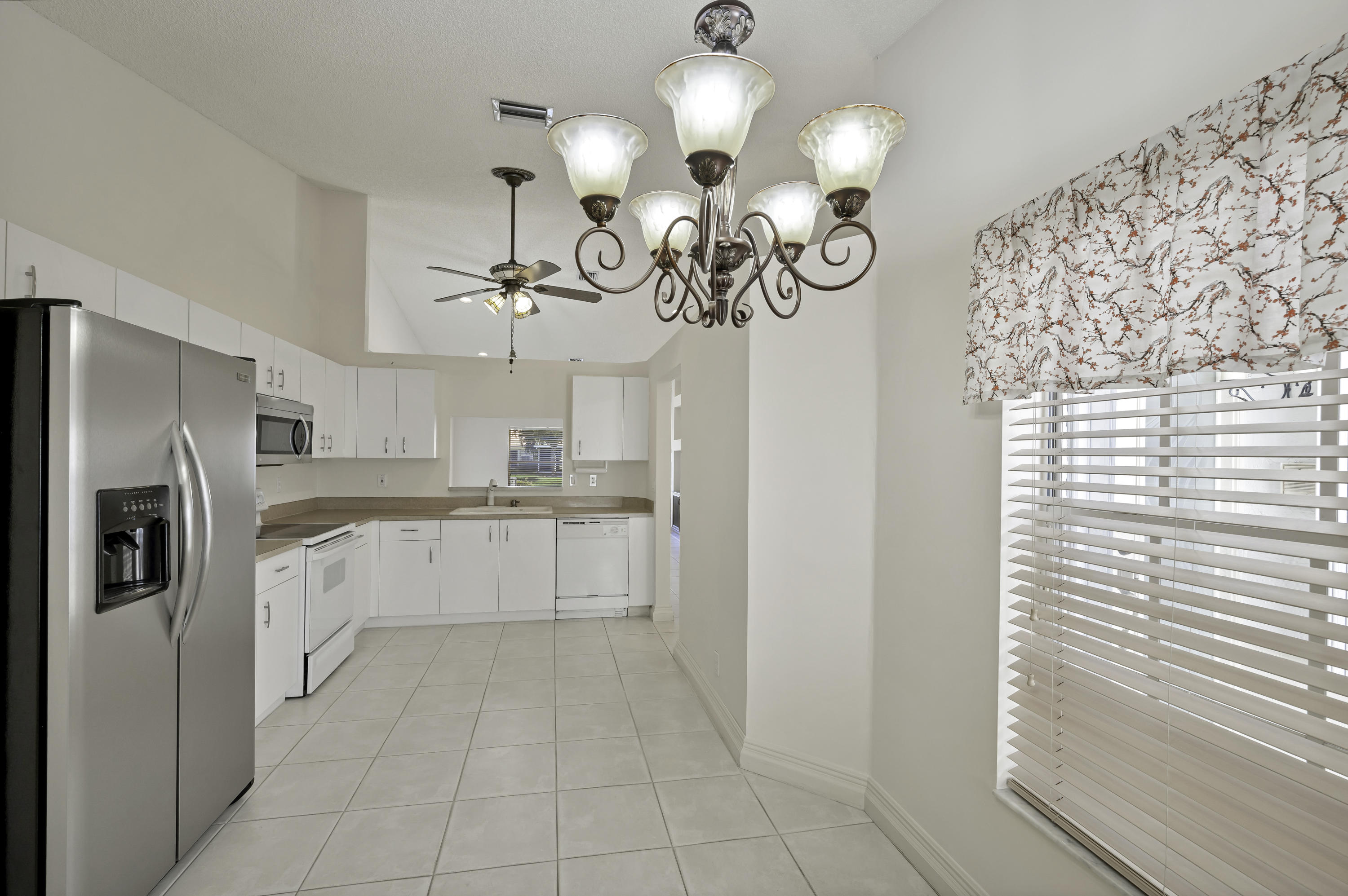 15334 Floral Club Road Delray Beach, FL 33484 - Photo 6 of 18 5-Kitchen