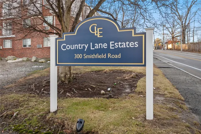 $199,900 | 300 Smithfield Road, Unit 518, North Providence, RI 02904