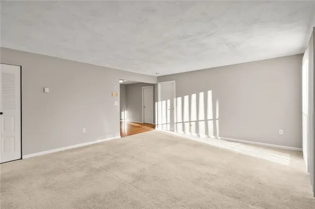 $199,900 | 300 Smithfield Road, Unit 518, North Providence, RI 02904