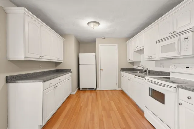 $199,900 | 300 Smithfield Road, Unit 518, North Providence, RI 02904