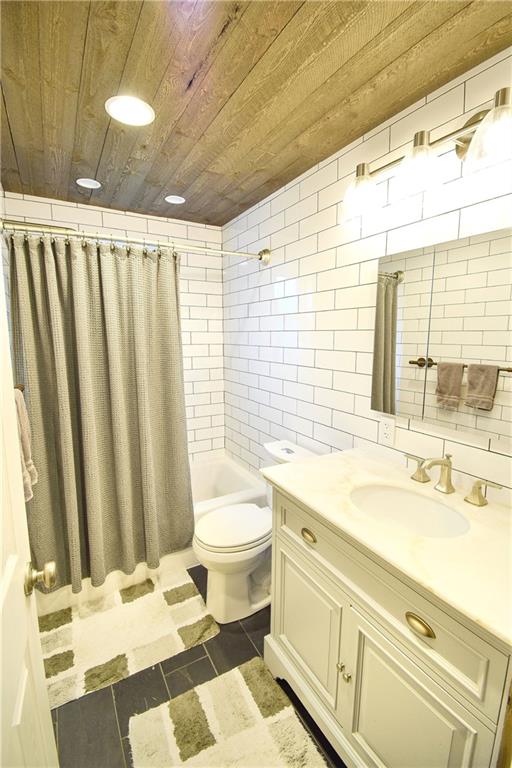 378 Streets Run Road Pittsburgh, PA 15236 - Photo 14 of 19 Awesome main level bath beautifully updated in 2017!