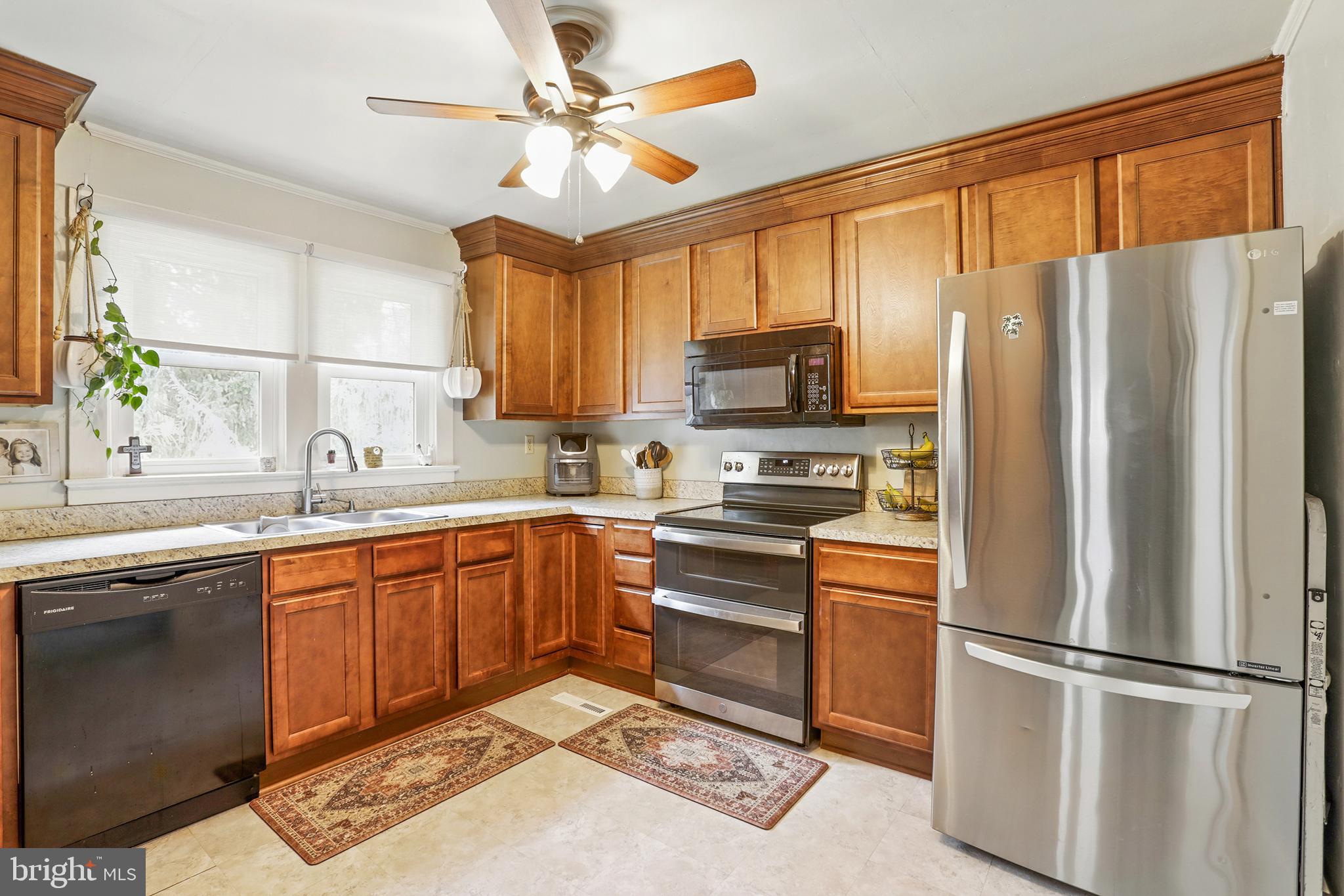 2371 Mathias Point Road King George, VA 22485 - Photo 10 of 25 Gallery Image 10