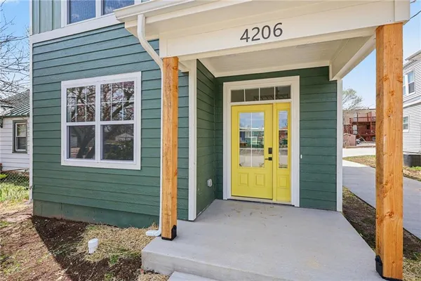 $2,995 | 4206 Pearl Street, Kansas City, KS 66103