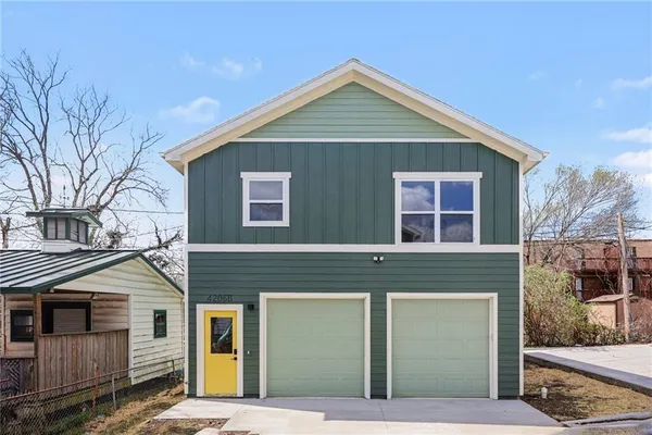 $2,995 | 4206 Pearl Street, Kansas City, KS 66103