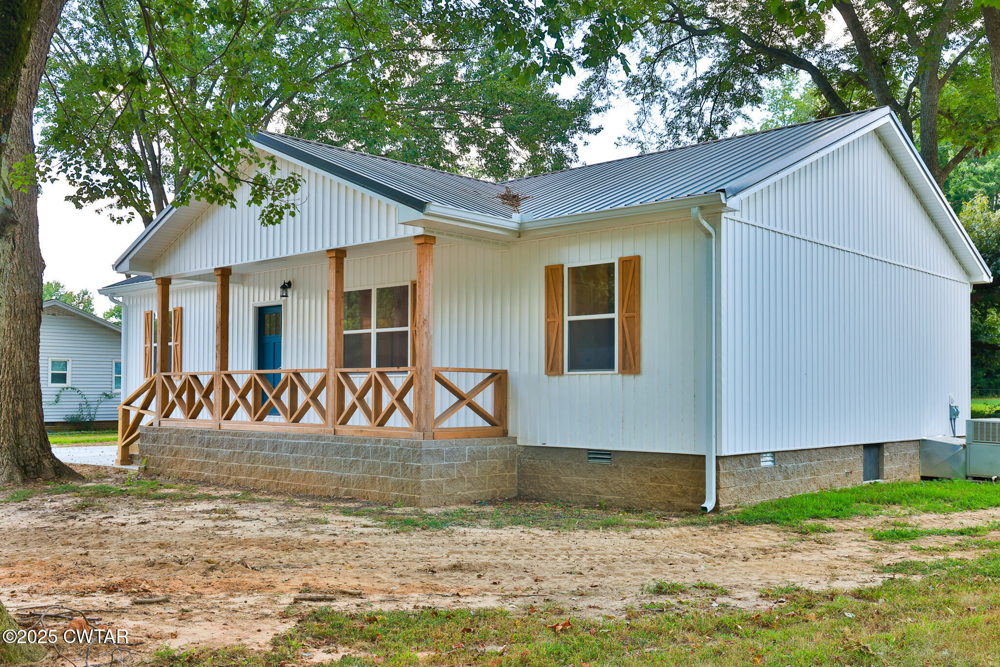 208 Ellis Street Martin, TN 38237 - Photo 2 of 22 FT8A0988