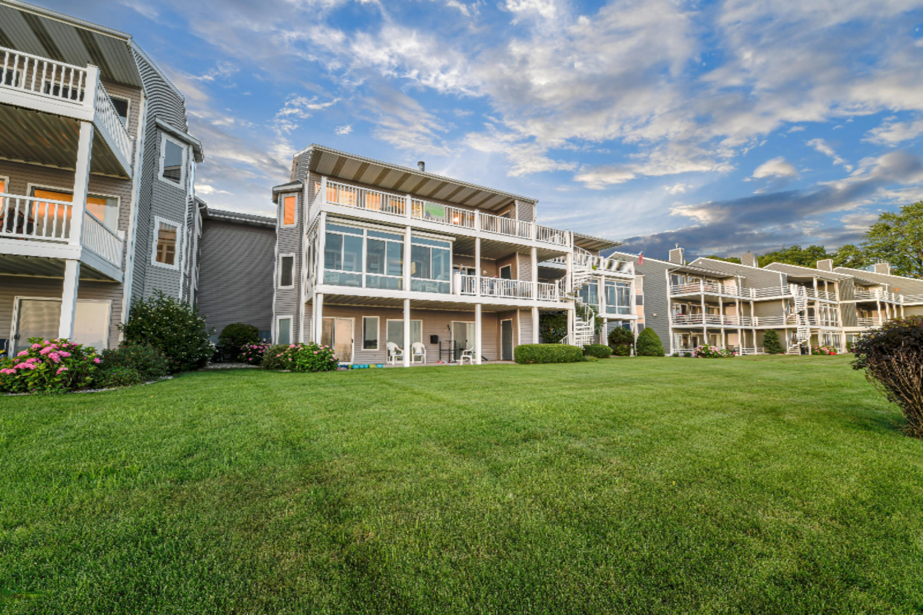 237 Riverfront Drive Spring Lake, MI 49456 - Photo 101 of 113 twilight