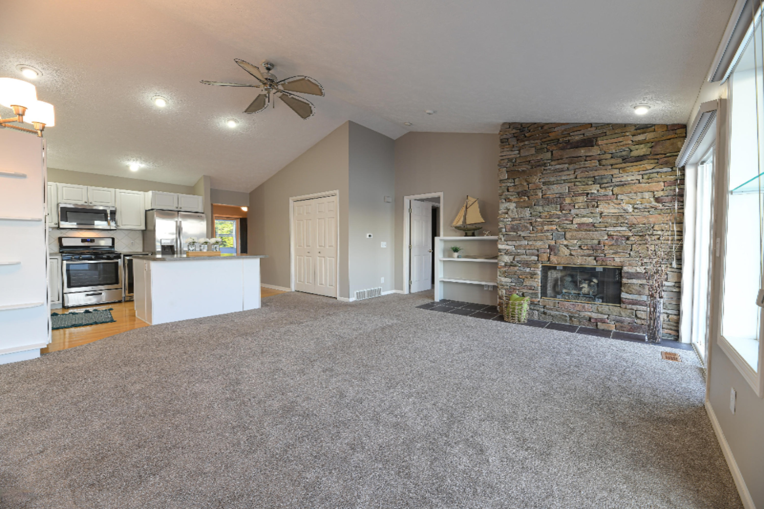 237 Riverfront Drive Spring Lake, MI 49456 - Photo 18 of 113 237 Riverfront St-2S-9