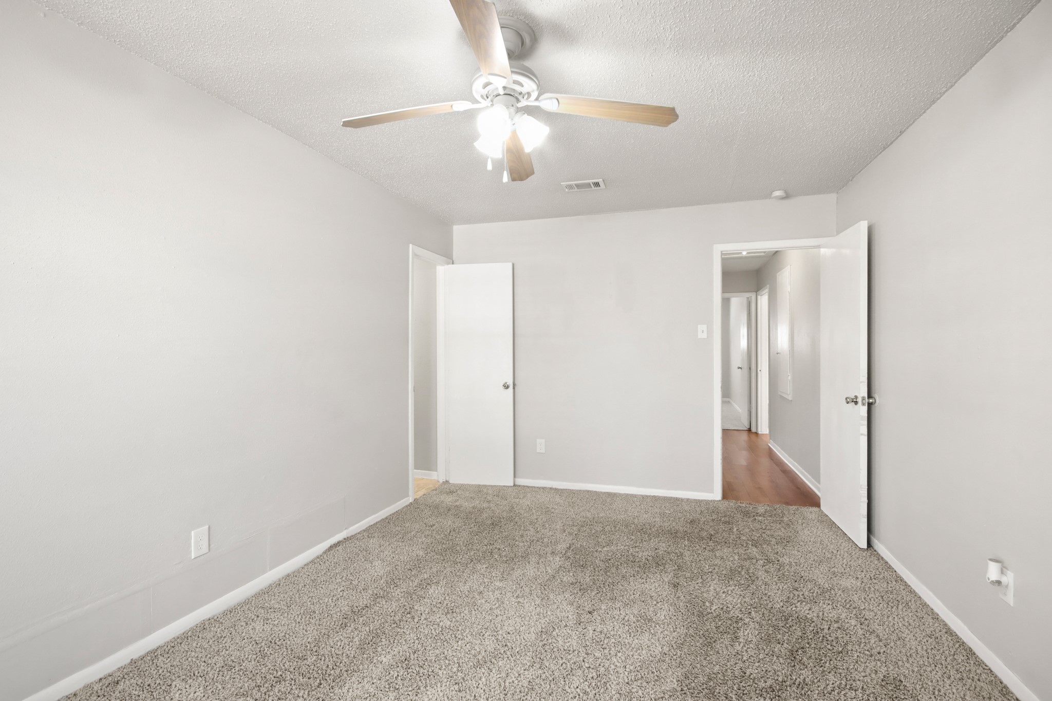 8410 Rinn Street Houston, TX 77078 - Photo 16 of 26 Primary Bedroom