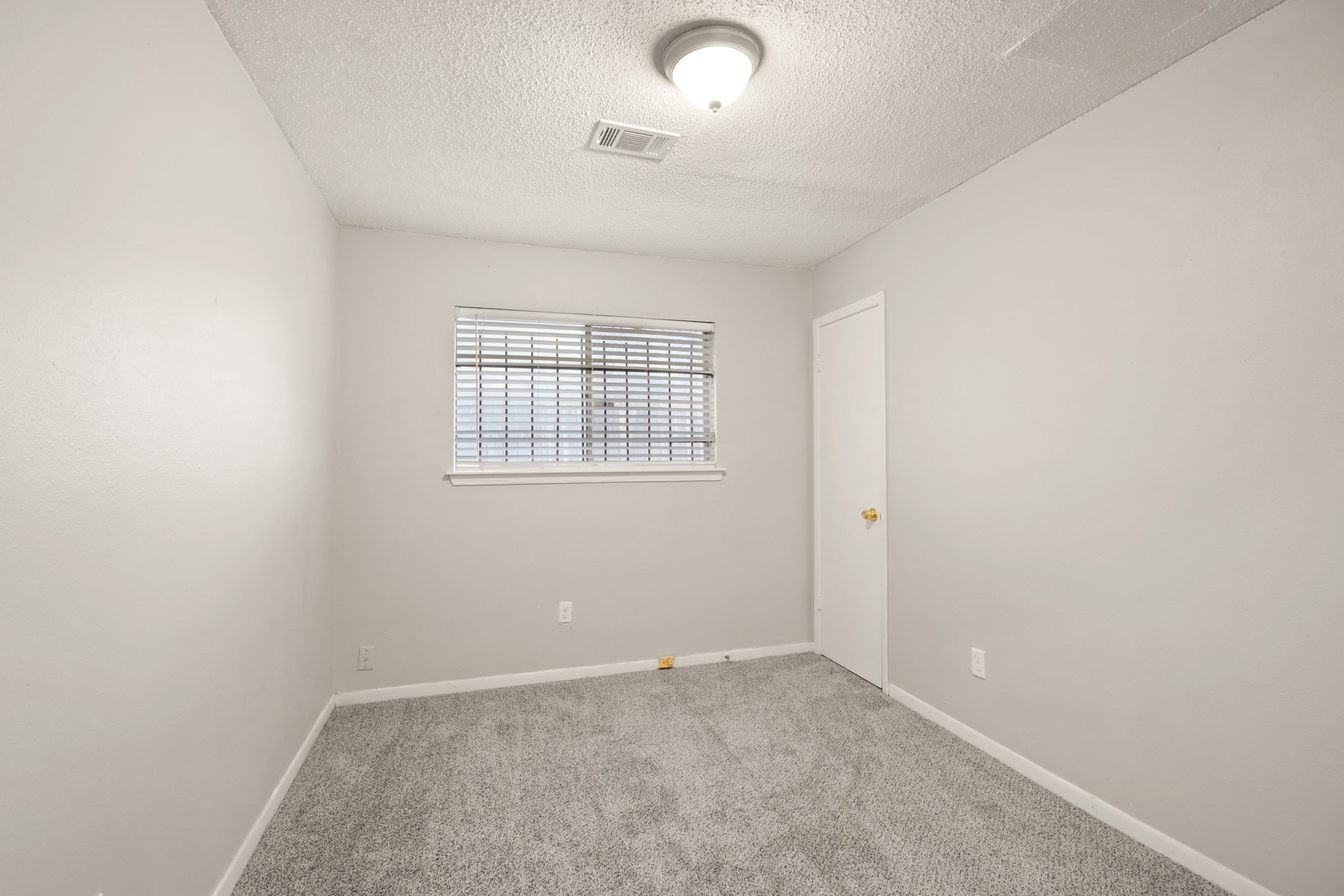 8410 Rinn Street Houston, TX 77078 - Photo 19 of 26 Secondary Bedroom 1