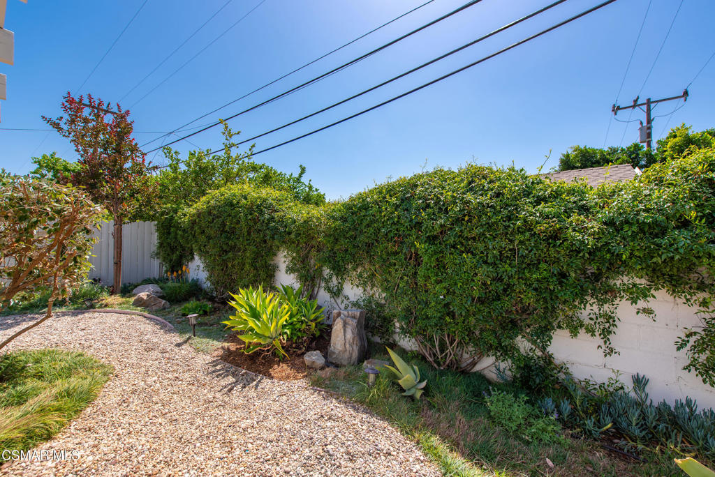 1889 Sequoia Avenue Simi Valley, CA 93063 - Photo 17 of 21