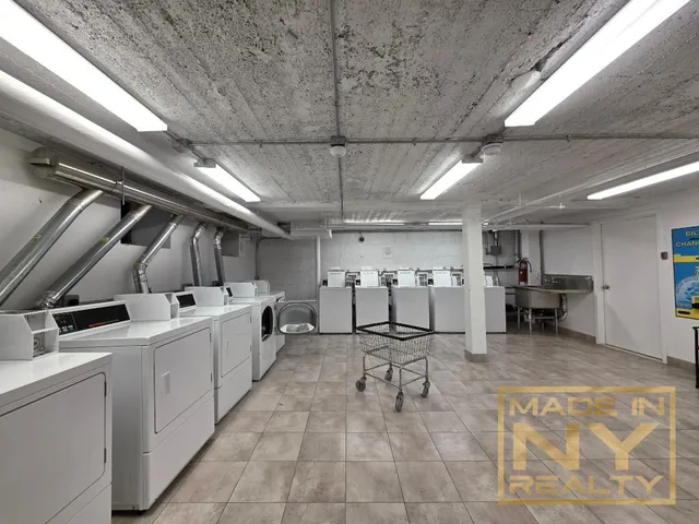 $2,550 | 44-01 34th Avenue, Unit 4F | Astoria