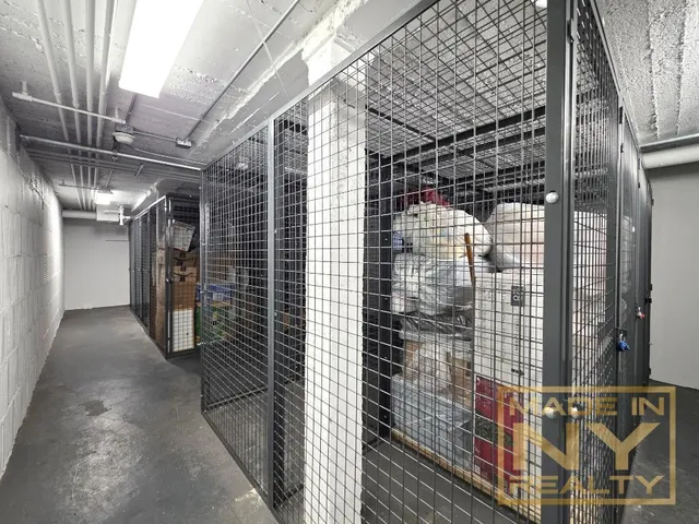 $2,550 | 44-01 34th Avenue, Unit 4F | Astoria