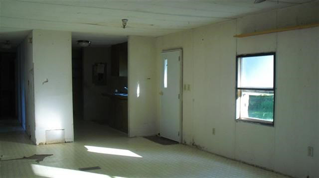 8933 East Yoland Road Syracuse, IN 46567 - Photo 2 of 6 Gallery Image 2
