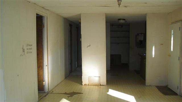 8933 East Yoland Road Syracuse, IN 46567 - Photo 3 of 6 Gallery Image 3