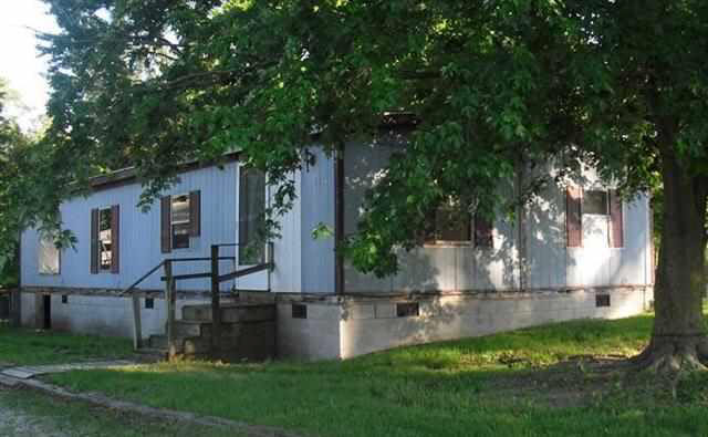 8933 East Yoland Road Syracuse, IN 46567 - Photo 4 of 6 Gallery Image 4