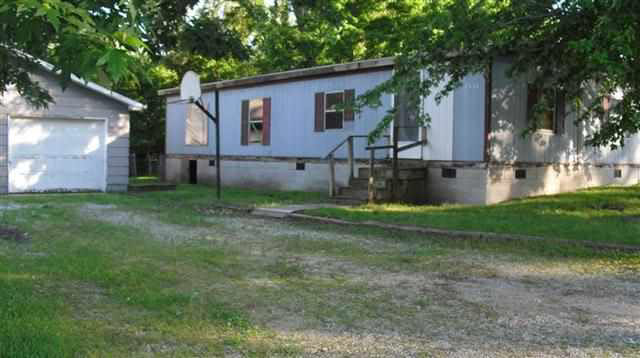 8933 East Yoland Road Syracuse, IN 46567 - Photo 5 of 6 Gallery Image 5