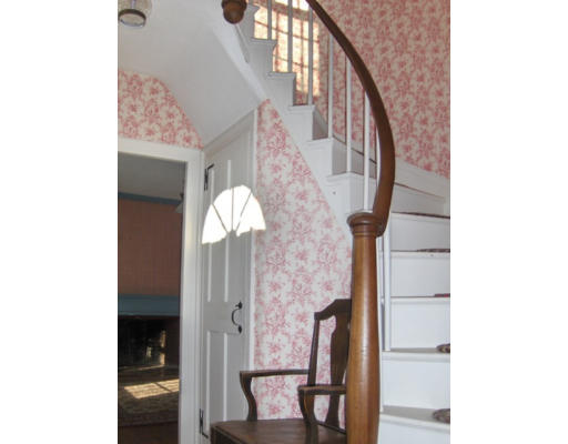 118 Wilson Road Bedford, MA 01730 - Photo 4 of 17 Gallery Image 4