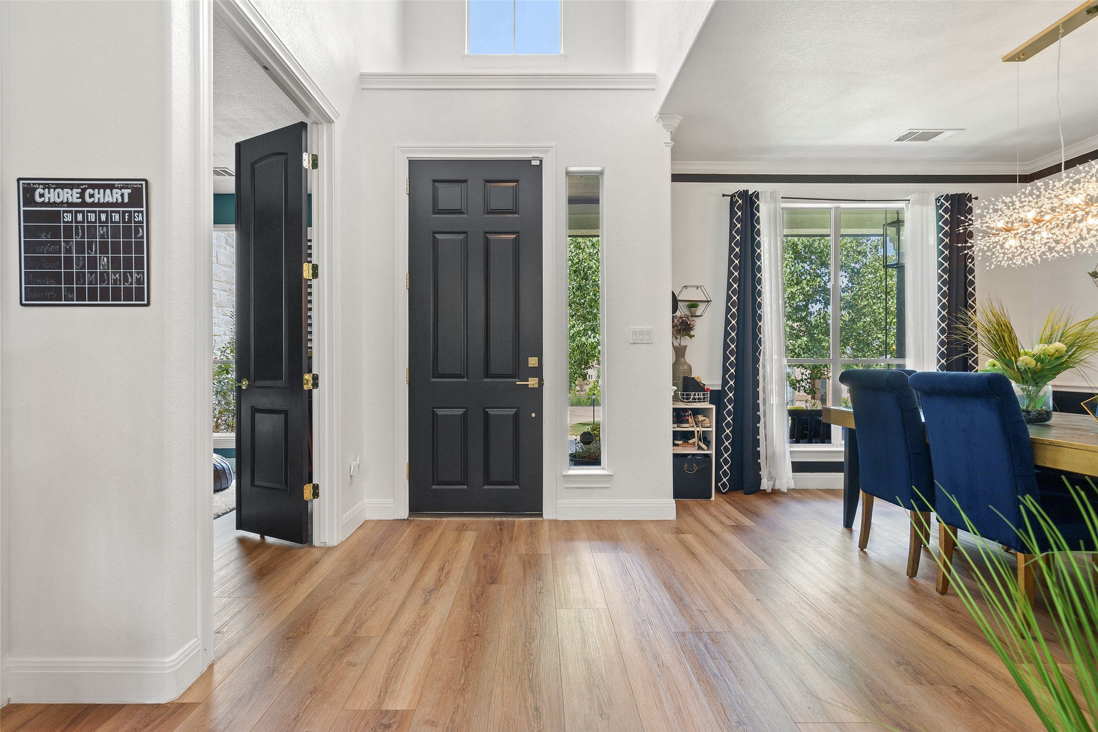 144 Sebastians Run Austin, TX 78738 - Photo 3 of 40