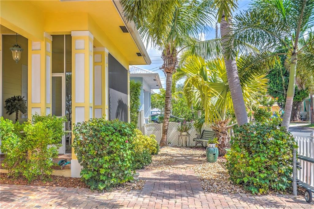 412 Southwest Akron Avenue Stuart, FL 34994 - Photo 17 of 96