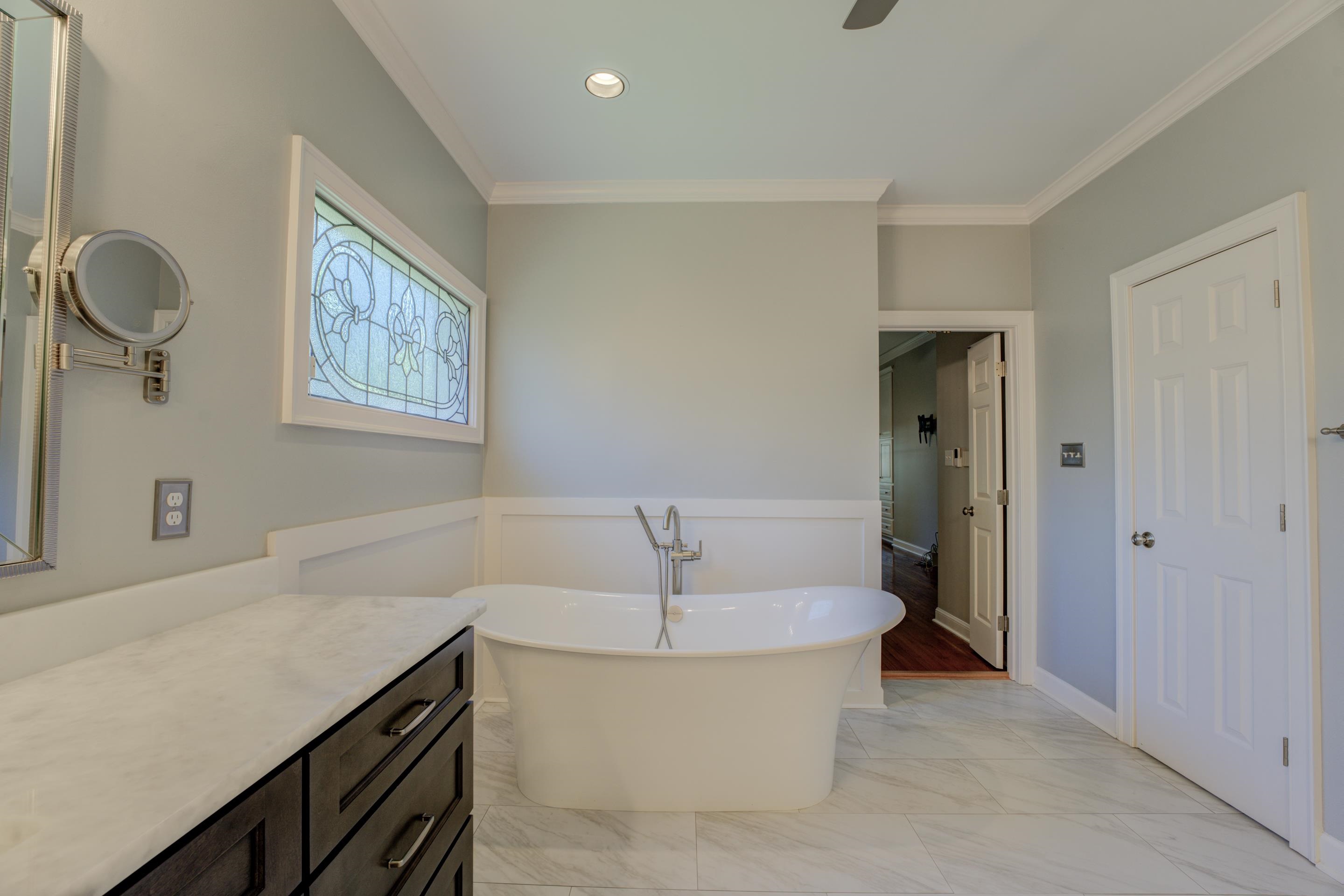 2142 Gallina Circle Collierville, TN 38017 - Photo 15 of 35 a bathroom with a bathtub and sink