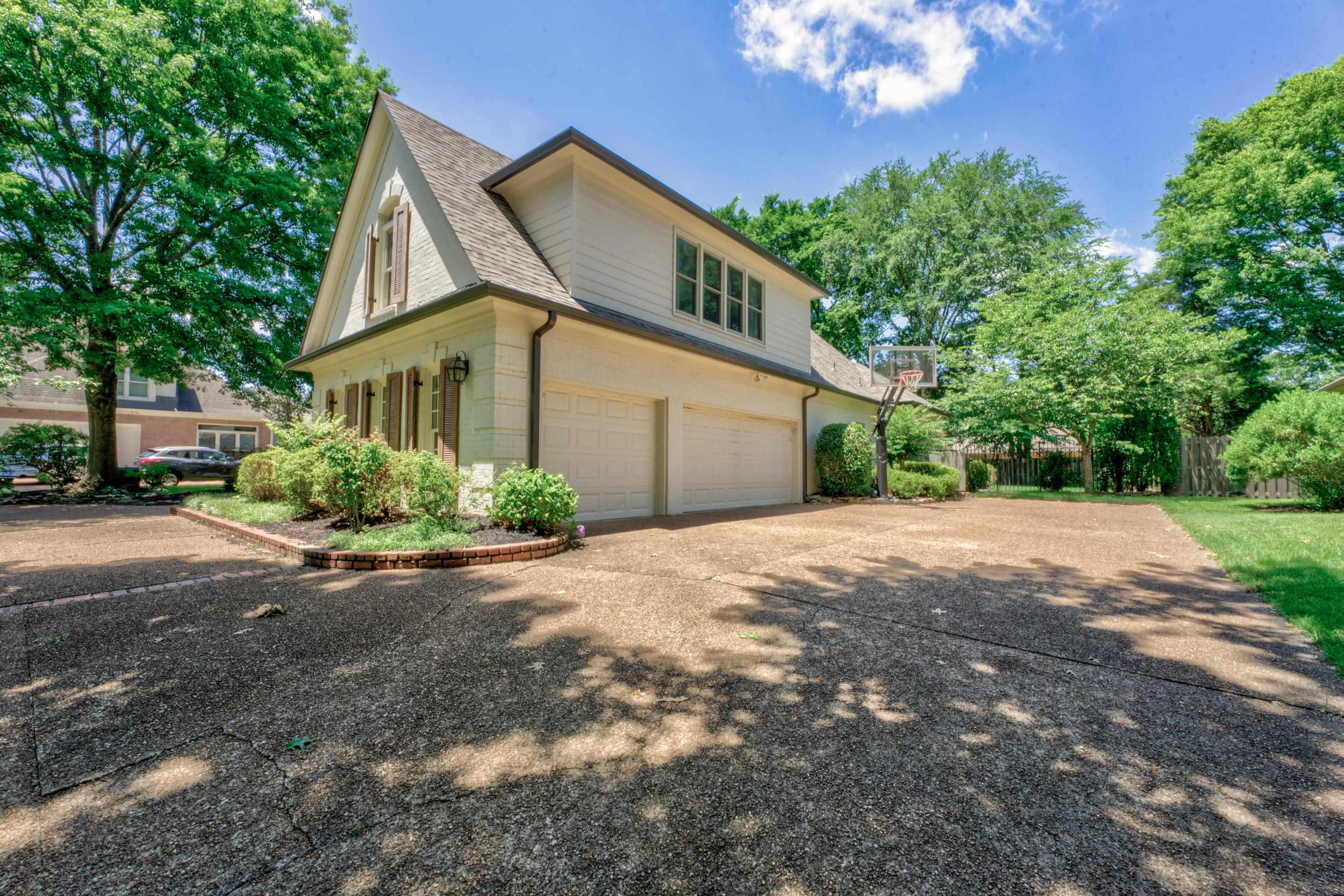 2142 Gallina Circle Collierville, TN 38017 - Photo 35 of 35 a front view of a house with a yard and garage