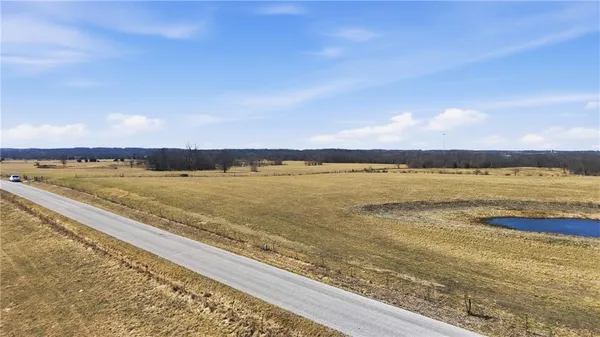 $470,000 | 32910 Gregg Road, Creighton, MO 64739