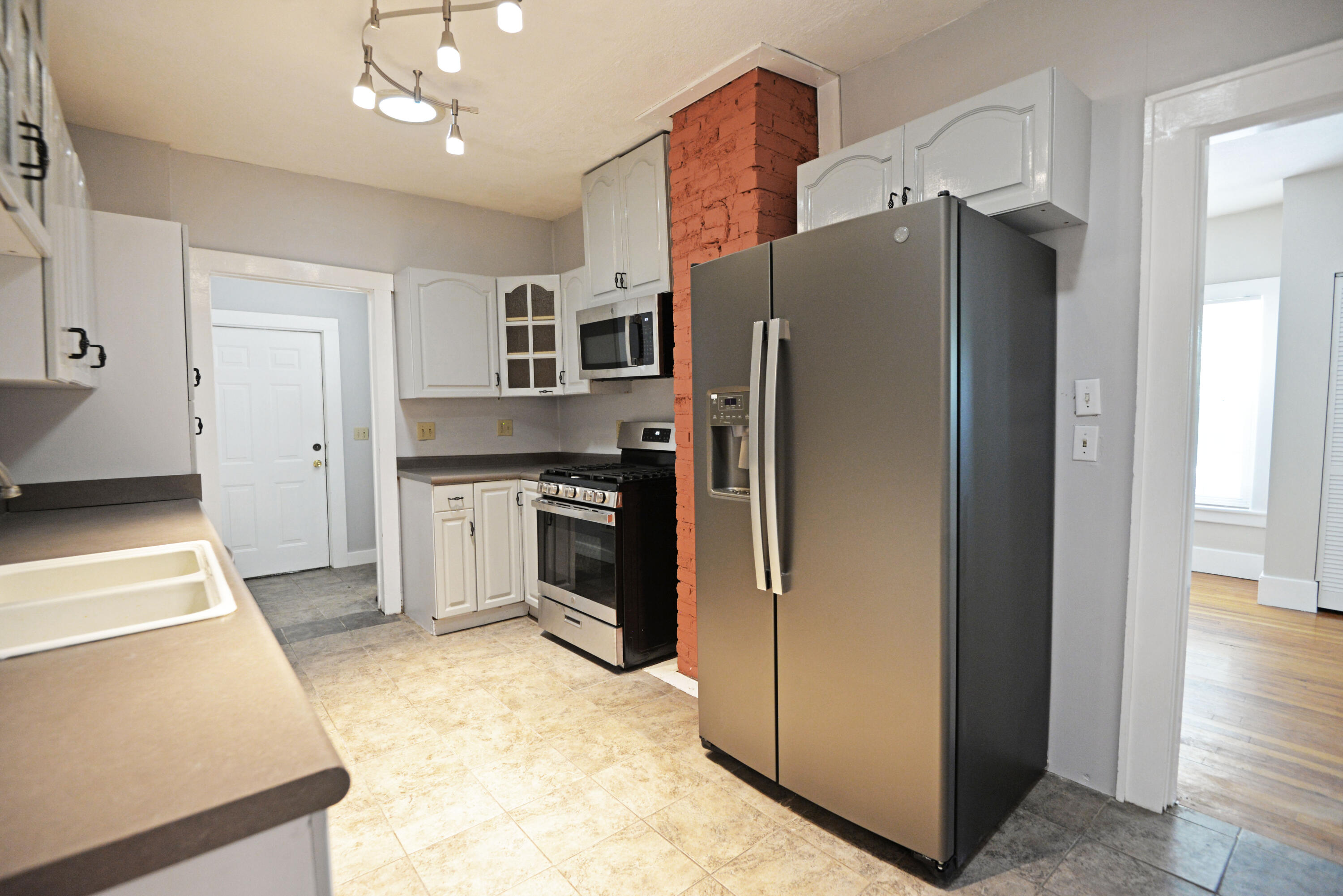 111 South Moore Road Chattanooga, TN 37411 - Photo 12 of 47 Kitchen view 1