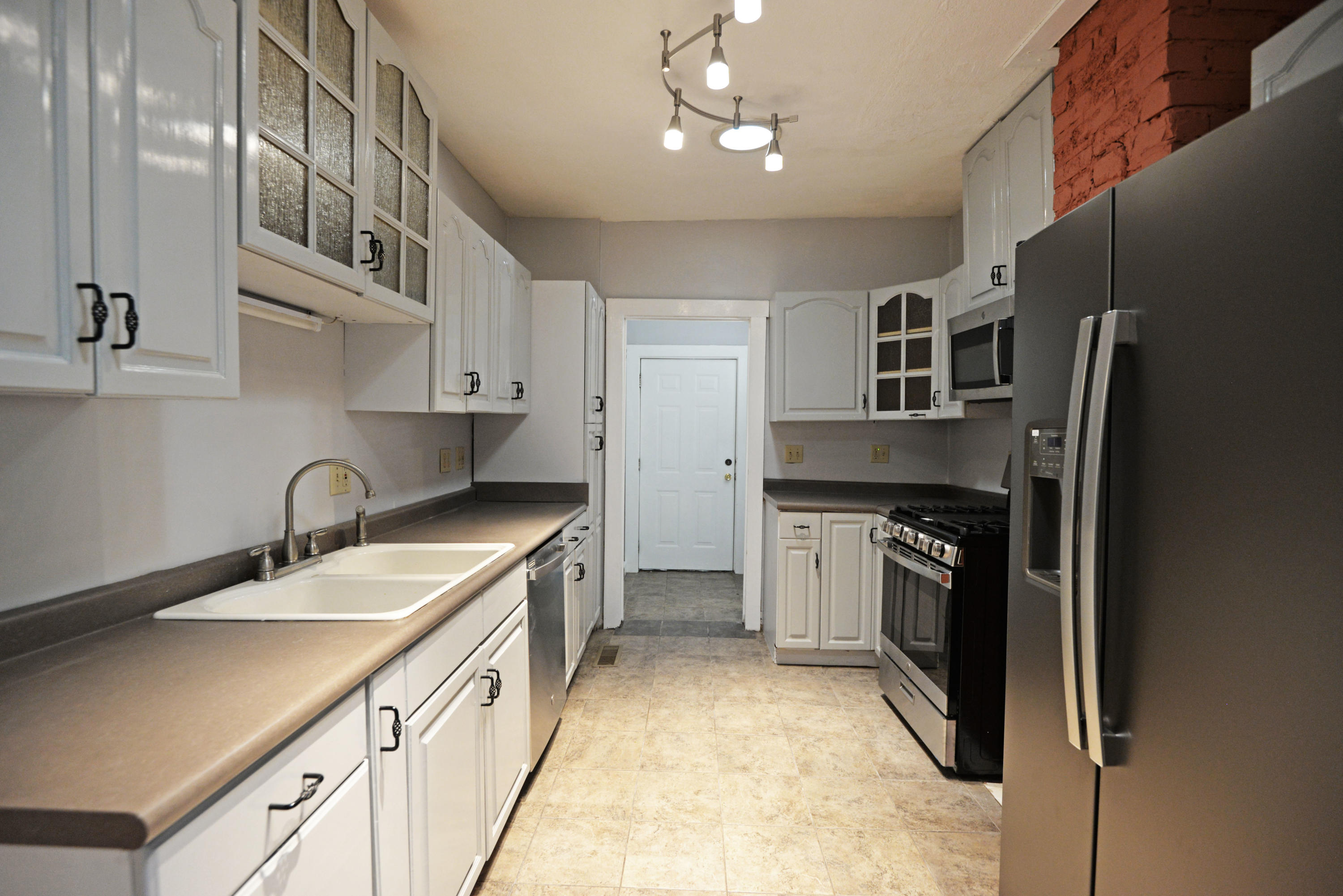 111 South Moore Road Chattanooga, TN 37411 - Photo 13 of 47 Kitchen view 2