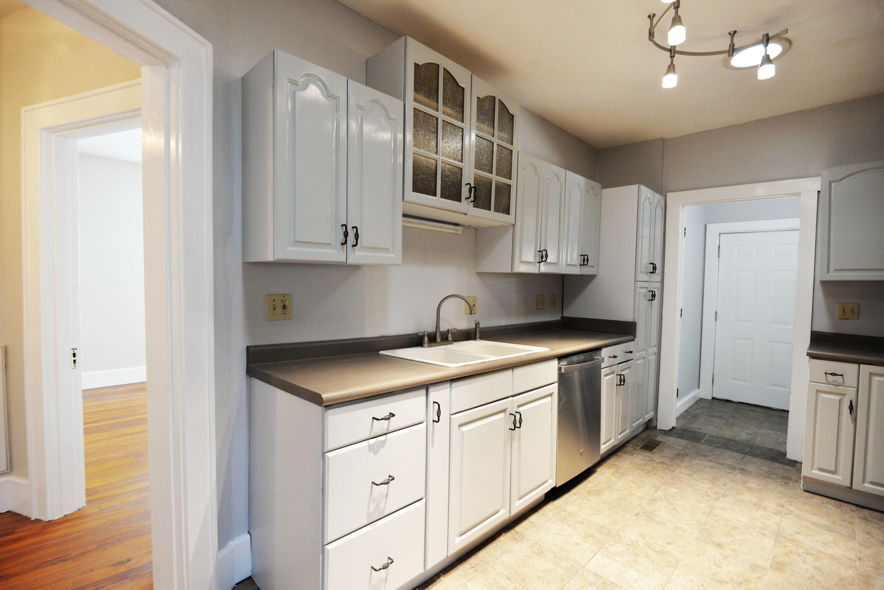 111 South Moore Road Chattanooga, TN 37411 - Photo 14 of 47 Kitchen view 3