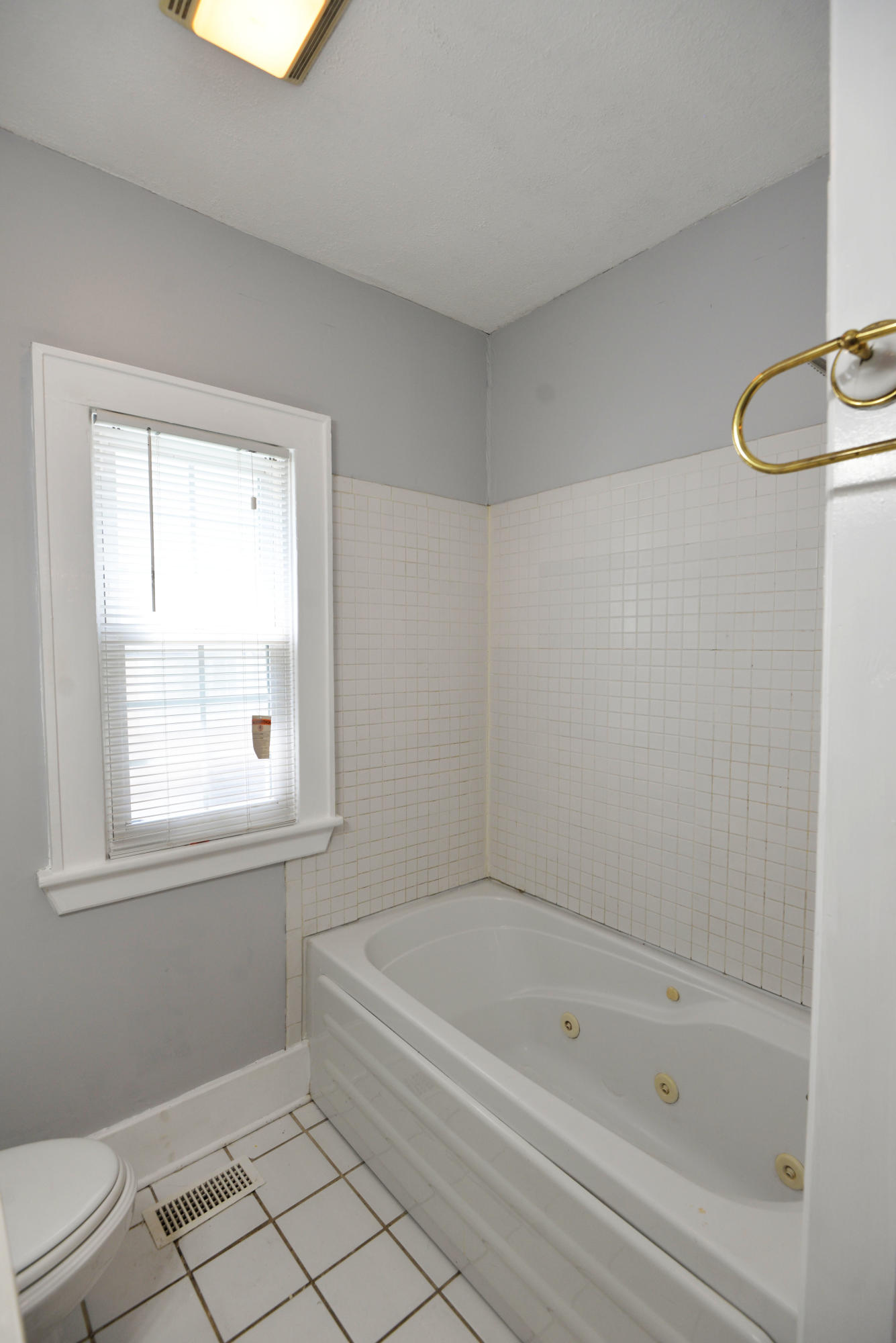 111 South Moore Road Chattanooga, TN 37411 - Photo 24 of 47 Hall bath view 2
