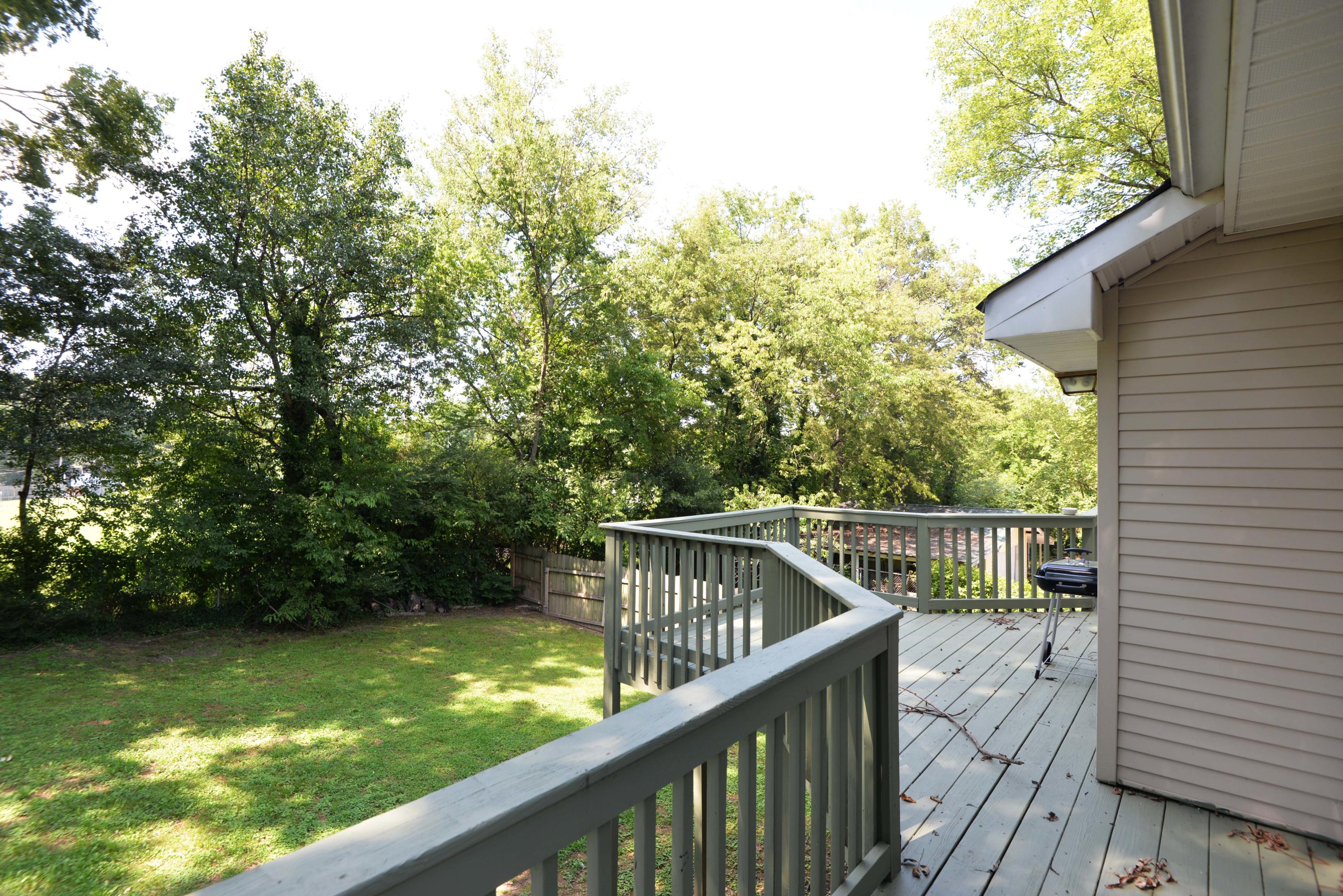 111 South Moore Road Chattanooga, TN 37411 - Photo 39 of 47 Apt deck view 1