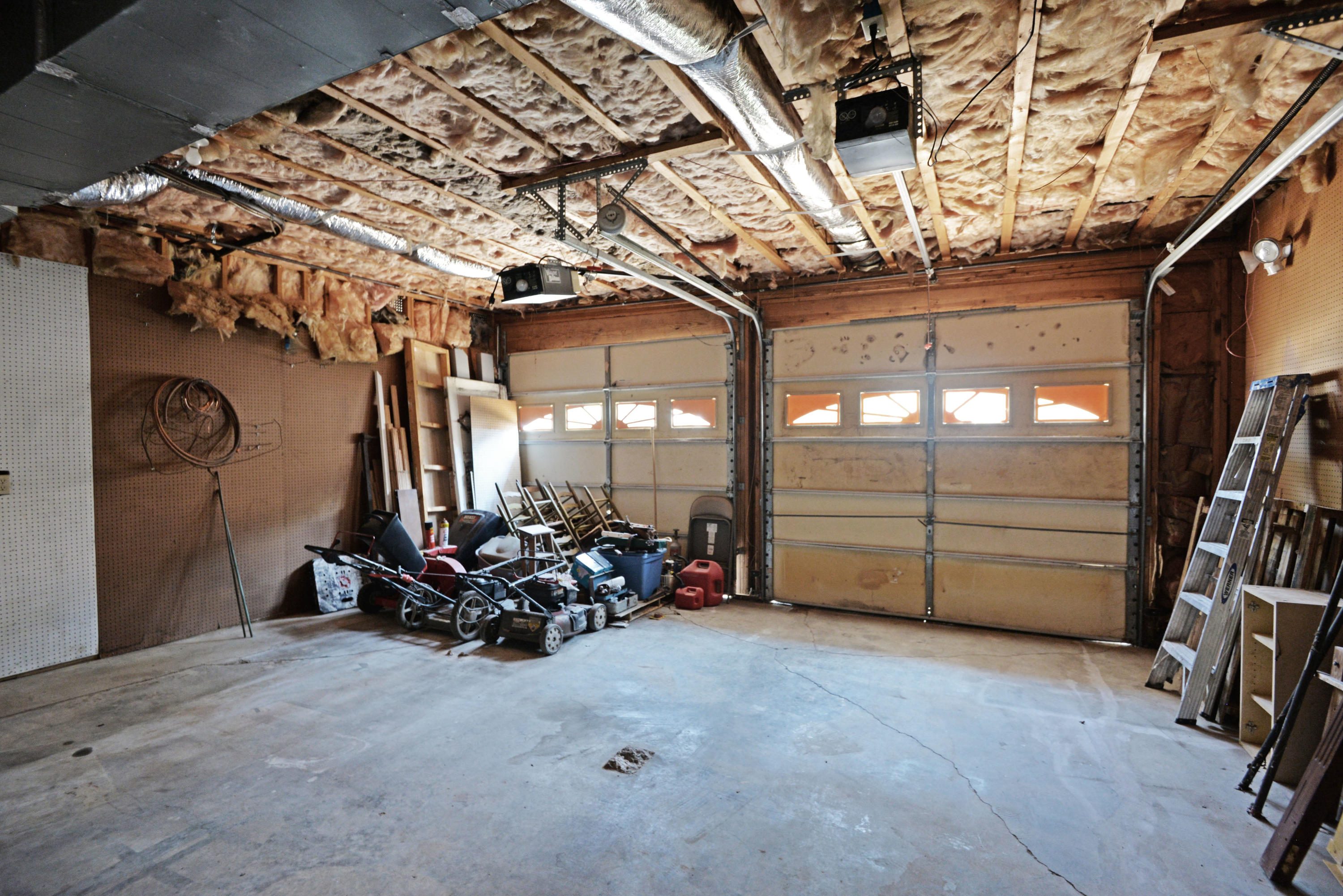 111 South Moore Road Chattanooga, TN 37411 - Photo 42 of 47 Garage bays interior