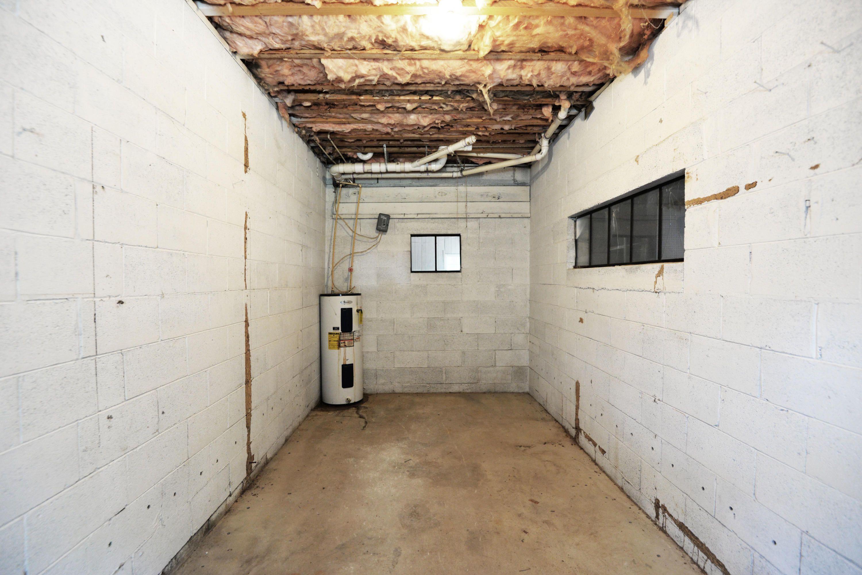 111 South Moore Road Chattanooga, TN 37411 - Photo 44 of 47 Garage storage room
