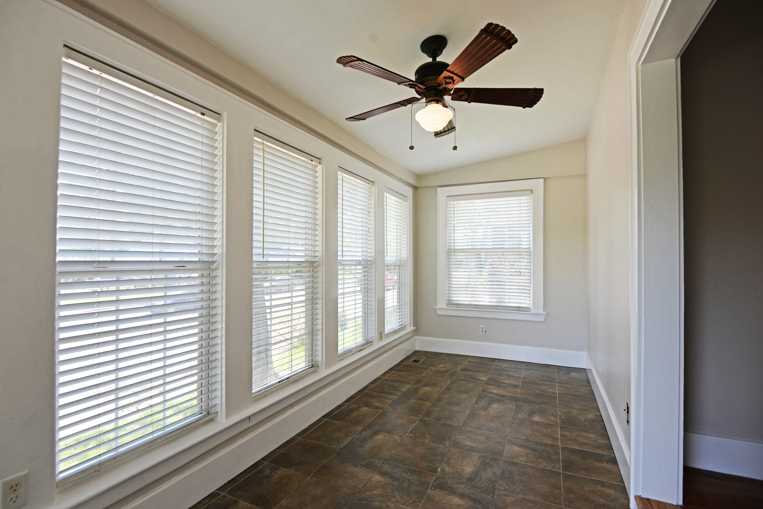 111 South Moore Road Chattanooga, TN 37411 - Photo 6 of 47 Sunroom view 2