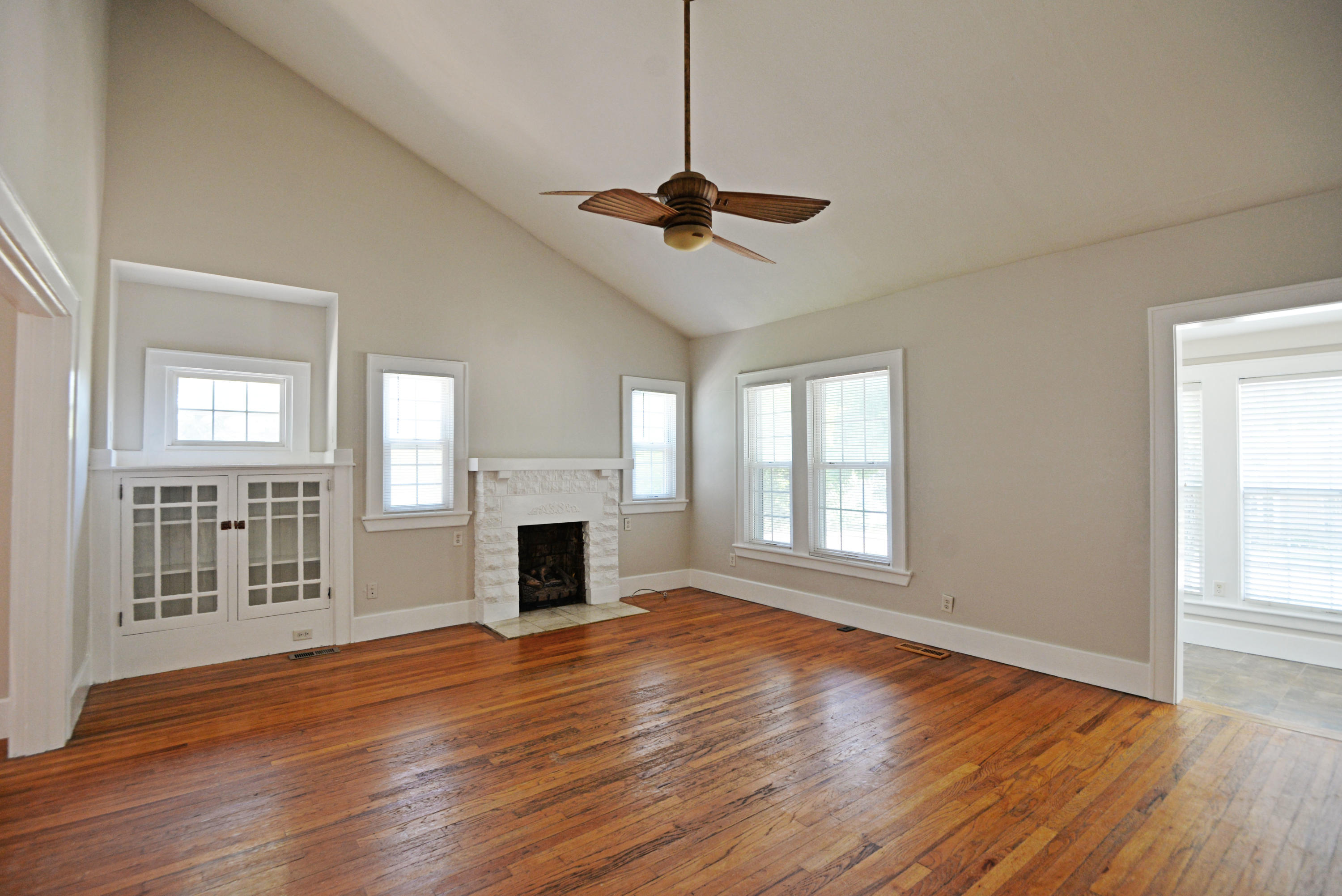 111 South Moore Road Chattanooga, TN 37411 - Photo 9 of 47 Great room (main)