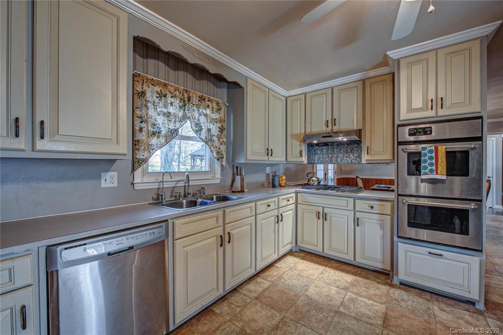 3227 Linwood Road Gastonia, NC 28052 - Photo 9 of 24 Gallery Image 9