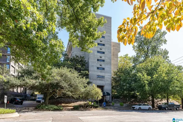 $159,900 | 2625 Highland Avenue, Unit 411, Birmingham, AL 35205