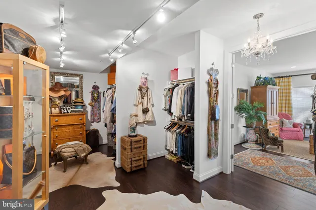 a view of a livingroom with furniture and a livingroom